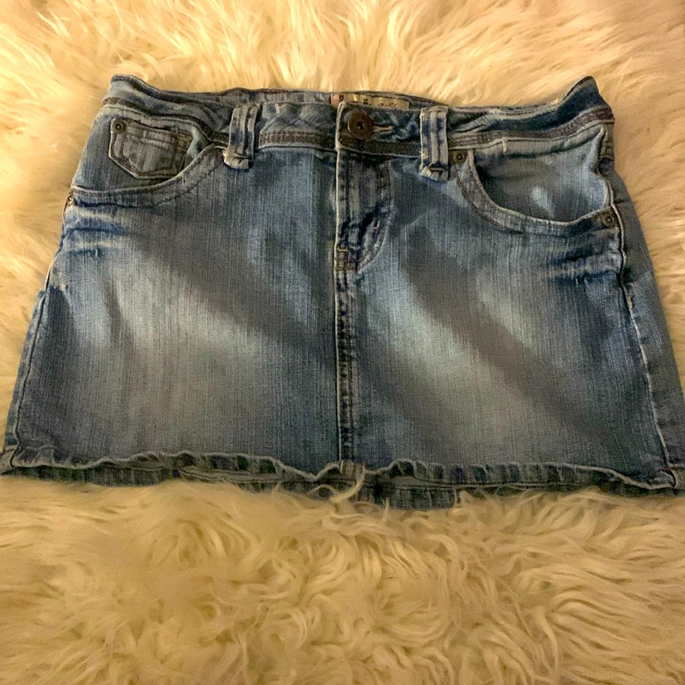 L.E.I jean skirt